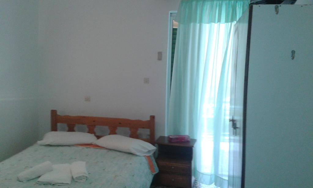 Manoleas Rooms To Let Леонідіон Номер фото